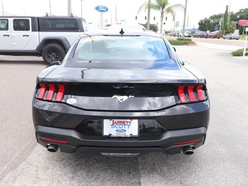 Used 2024 Ford Mustang Coupe RWD image 10