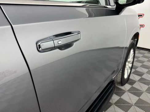 Used 2024 Chevrolet Suburban Premier AWD/4WD image 30