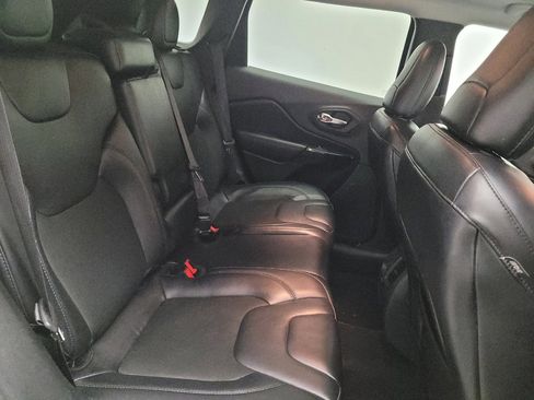 Used 2020 Jeep Cherokee Latitude Plus FWD image 19