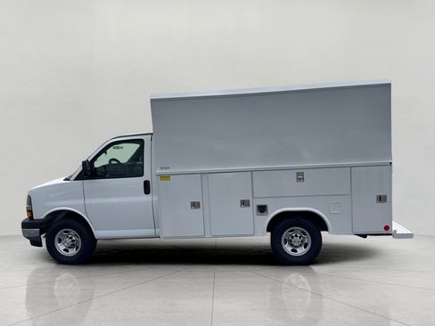 New 2025 Chevrolet Express 3500 w/ Power Convenience Package RWD image 7