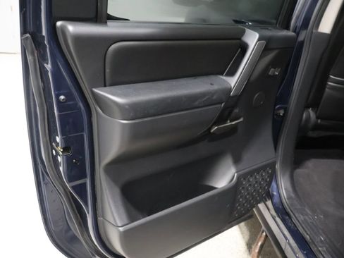 Used 2011 Nissan Titan SL w/ SL Technology Pkg image 19
