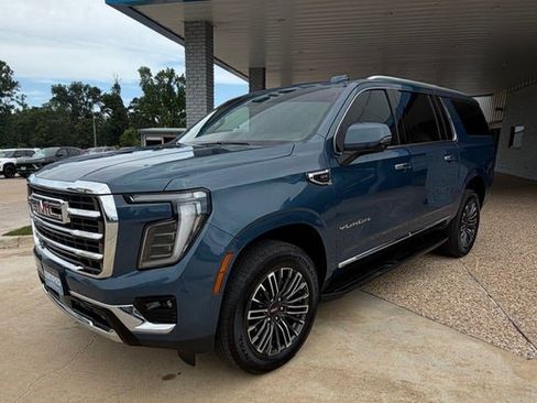 Certified 2025 GMC Yukon XL Elevation w/ LPO, Floor Liner Package AWD/4WD image 4