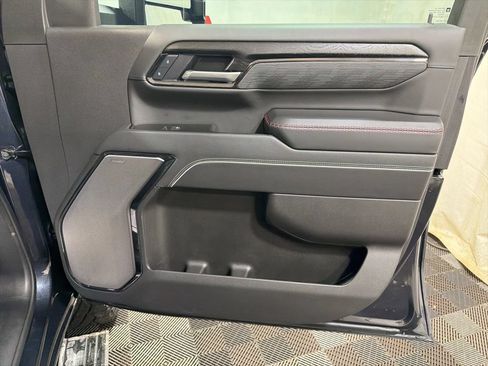 Used 2025 GMC Sierra 2500 AT4X AWD/4WD image 10