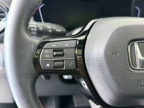 Certified 2025 Honda Pilot TrailSport image 11
