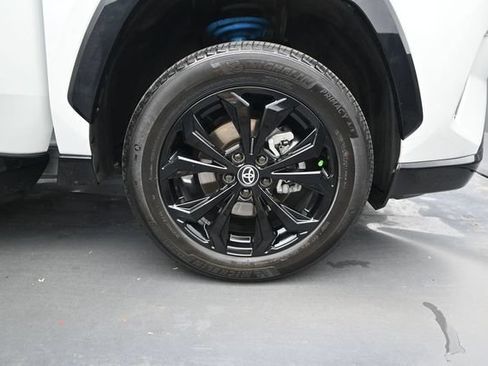 Used 2023 Toyota RAV4 XSE AWD/4WD image 17