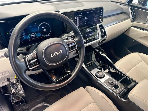 Used 2024 Kia Sorento SX Prestige image 7