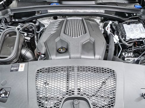 New 2026 Porsche Macan AWD/4WD image 36