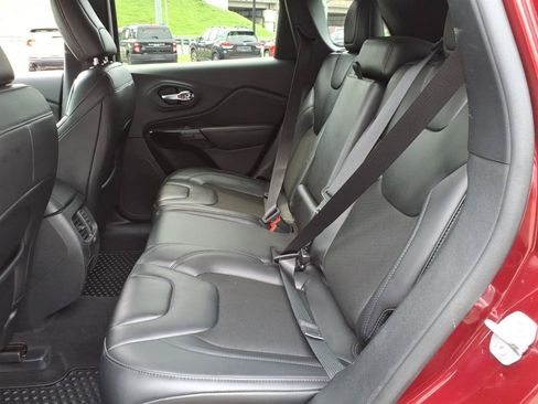 Used 2020 Jeep Cherokee Latitude Plus AWD/4WD image 7
