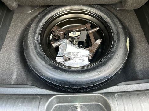 Certified 2019 Jeep Cherokee Limited AWD/4WD image 35
