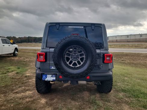 Used 2022 Jeep Wrangler Unlimited Rubicon w/ Xtreme Recon 35" Tire Package image 4