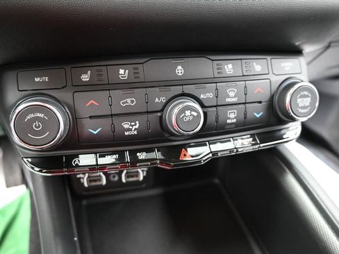 Used 2024 Dodge Durango GT AWD/4WD image 38