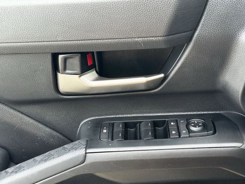 Used 2025 Toyota Tacoma TRD Sport AWD/4WD image 25