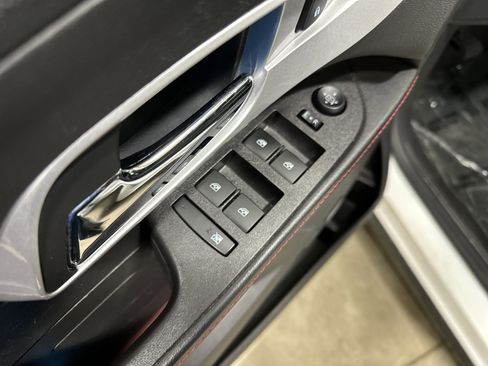 Used 2015 Chevrolet Equinox LTZ image 15