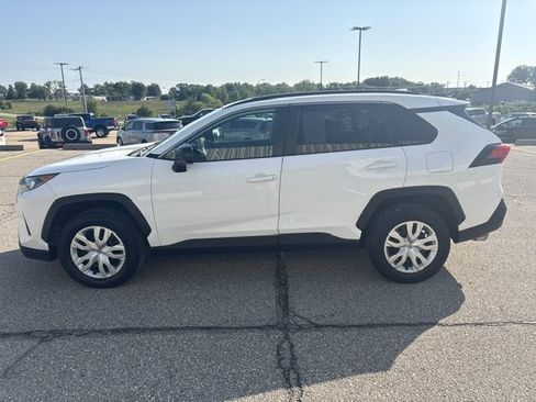 Used 2020 Toyota RAV4 LE AWD/4WD image 6