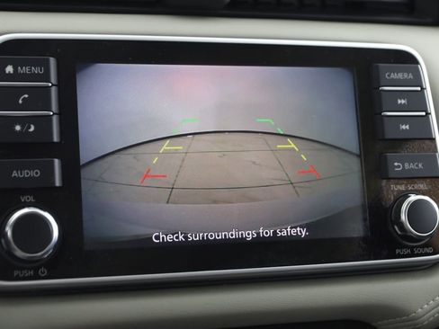 Used 2020 Nissan Versa SV image 8