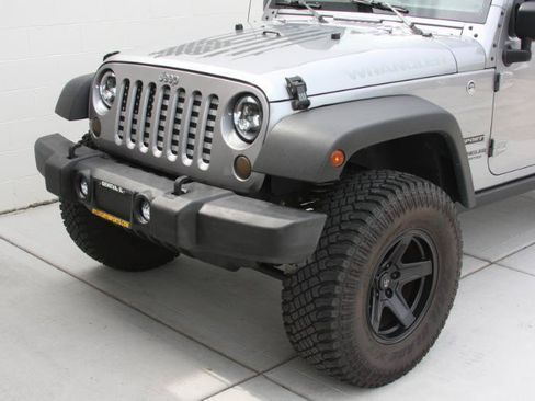 Used 2017 Jeep Wrangler Unlimited Sport w/ Quick Order Package 24S AWD/4WD image 36