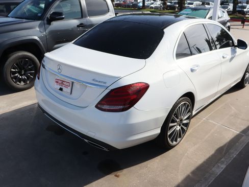 Used 2018 Mercedes-Benz C 300 4MATIC Sedan image 11