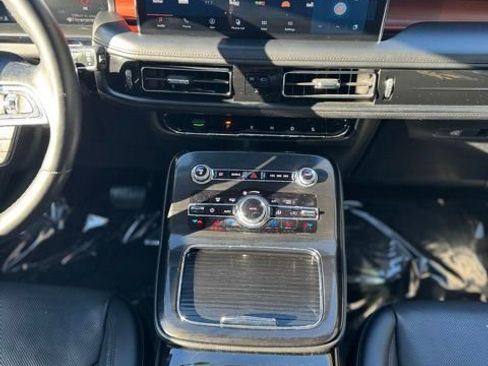 Used 2021 Lincoln Nautilus Reserve w/ Monochromatic Package image 18