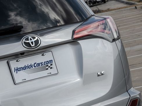 Used 2016 Toyota RAV4 LE image 7