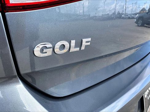 Used 2019 Volkswagen Golf S image 9