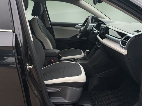 New 2026 Volkswagen Taos SE AWD/4WD image 11