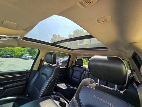 Used 2019 RAM 1500 Laramie AWD/4WD image 21