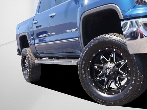 Used 2018 GMC Sierra 1500 SLT w/ SLT Premium Package AWD/4WD image 3
