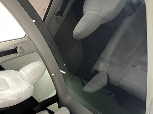 Used 2023 Tesla Model Y Performance AWD/4WD image 32