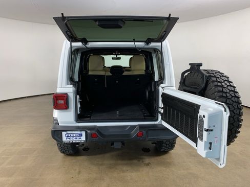 Used 2019 Jeep Wrangler Unlimited Sahara w/ Quick Order Package 24M Moab image 12