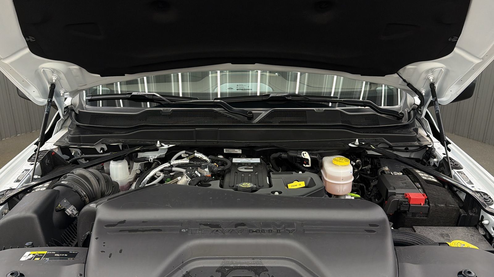 Used 2025 RAM 2500 Limited AWD/4WD image 19