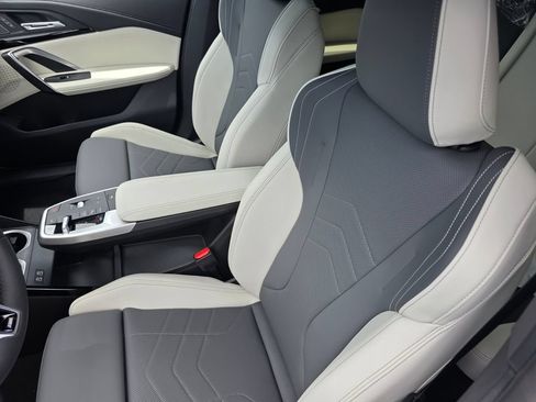 New 2026 BMW X2 xDrive28i w/ M Sport Package AWD/4WD image 9