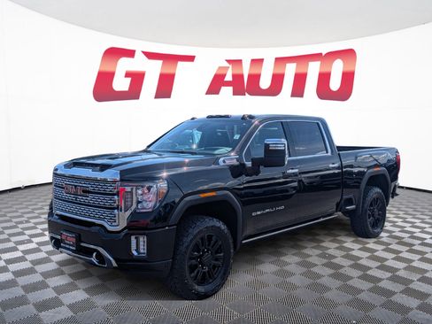 Used 2022 GMC Sierra 3500 Denali w/ Denali Black Diamond Edition AWD/4WD image 2