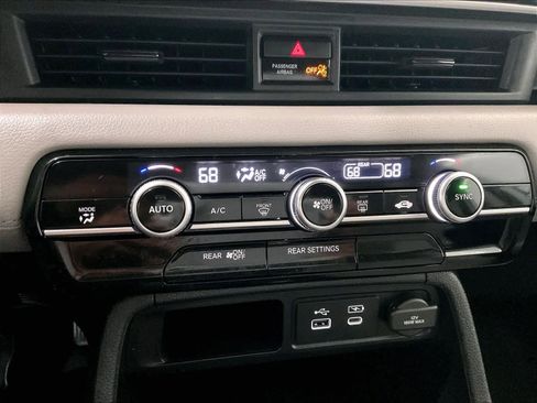 Used 2023 Honda Pilot LX image 26