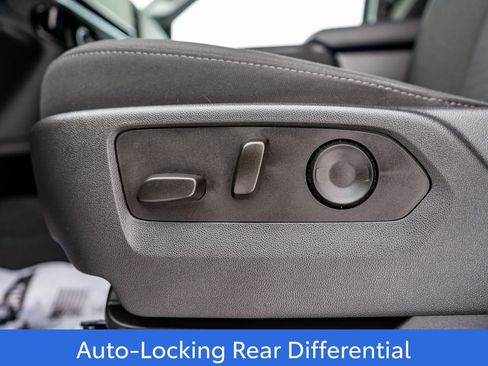 Used 2022 Chevrolet Silverado 1500 LT image 20