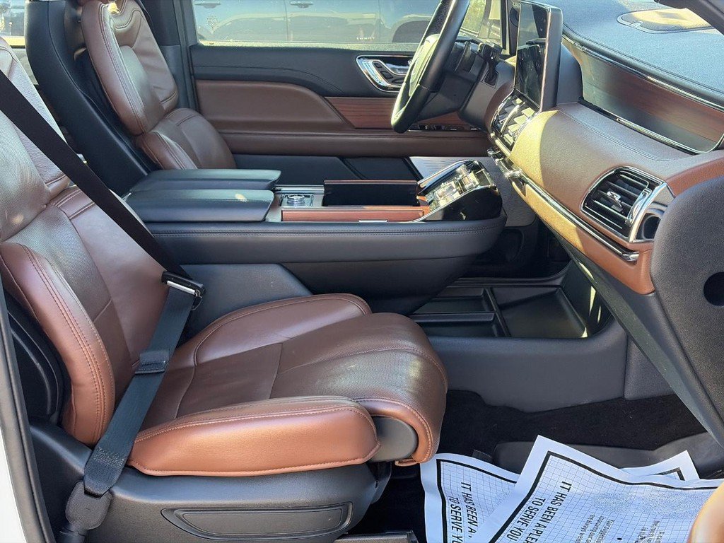 Used 2023 Lincoln Navigator Reserve AWD/4WD image 24