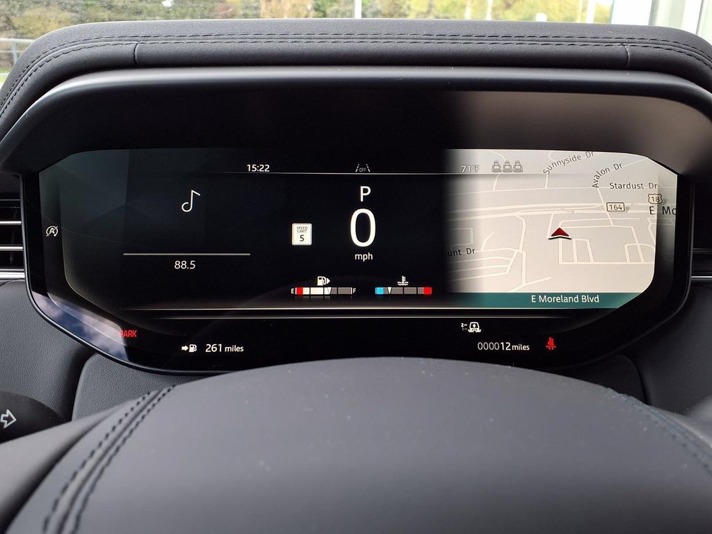 New 2026 Land Rover Range Rover Sport Dynamic SE AWD/4WD image 13