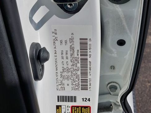 Used 2018 Toyota Tacoma TRD Off-Road image 38