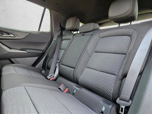 New 2026 Chevrolet Equinox LT w/ Safety and Technology Package FWD image 15