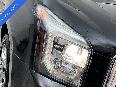 Used 2018 GMC Yukon XL Denali image 40