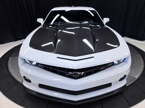 Used 2013 Chevrolet Camaro SS w/ SS Performance Package RWD image 44