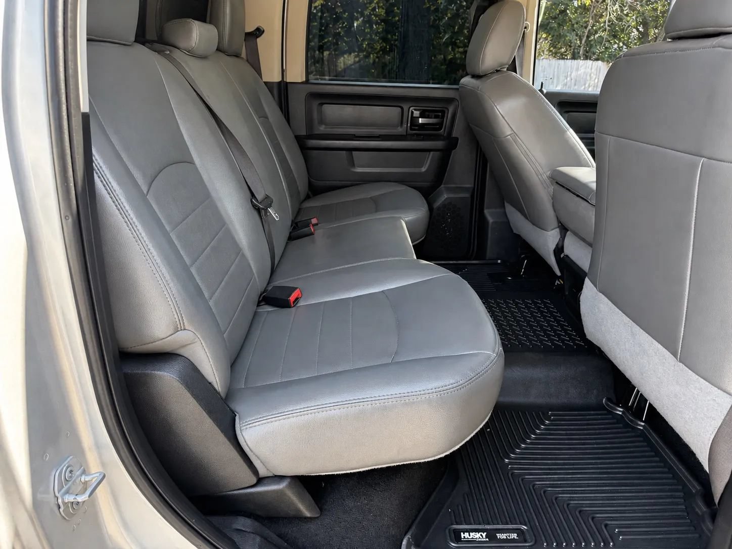 Used 2018 RAM 3500 Tradesman w/ Chrome Appearance Group AWD/4WD image 11