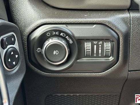 Used 2019 Jeep Wrangler Unlimited Sport S AWD/4WD image 32
