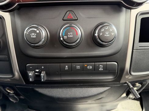 Used 2018 RAM 3500 SLT w/ Luxury Group image 25