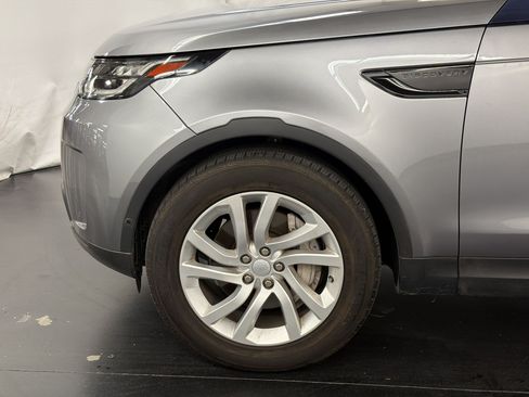 Used 2020 Land Rover Discovery SE AWD/4WD image 12