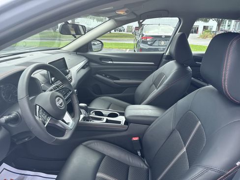 Used 2024 Nissan Altima 2.5 SR image 13