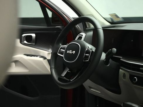 Certified 2025 Kia Sorento S FWD image 61