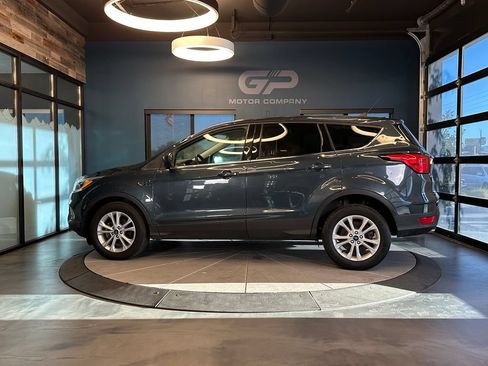 Used 2019 Ford Escape SE FWD image 6