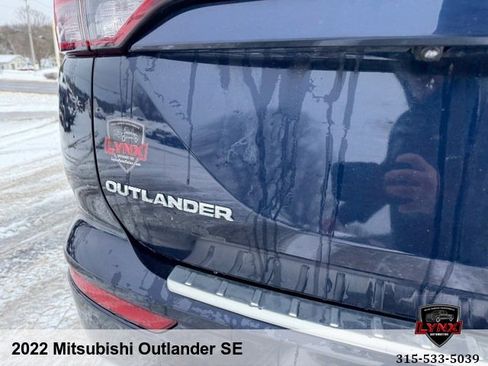 Used 2022 Mitsubishi Outlander SE image 43