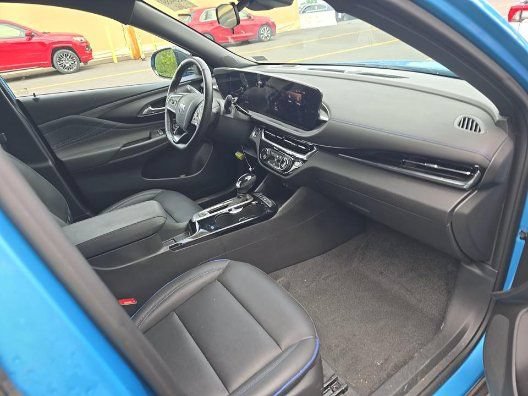 Used 2025 Buick Envista Sport Touring w/ Convenience I Package FWD image 8