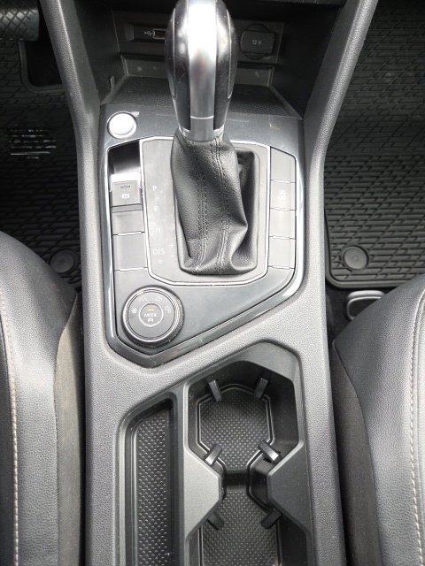 Used 2019 Volkswagen Tiguan SE w/ Panoramic Sunroof Package AWD/4WD image 18